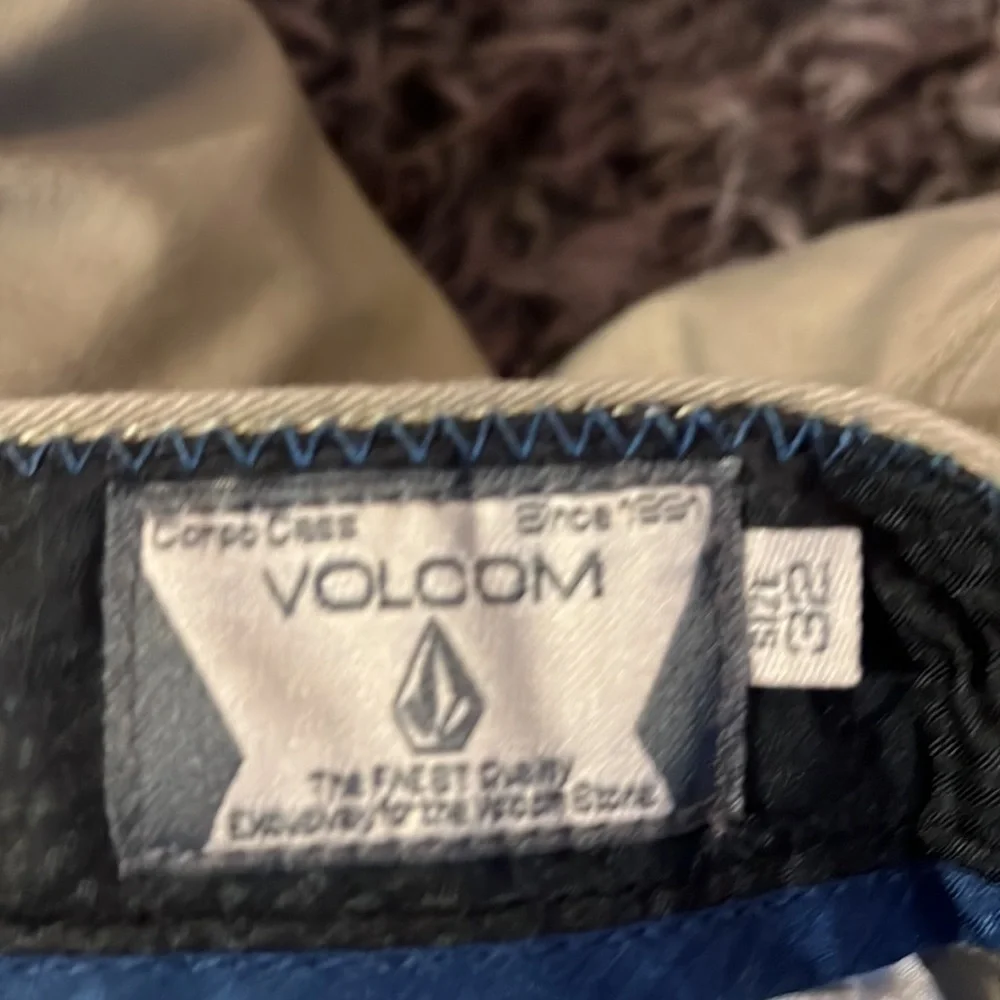 Volcom Beige size 32 mens shorts.  They are called the Vmonty short.